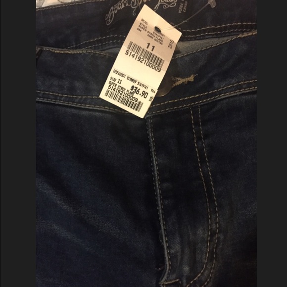 Distressed Jeans - Picture 2 of 3