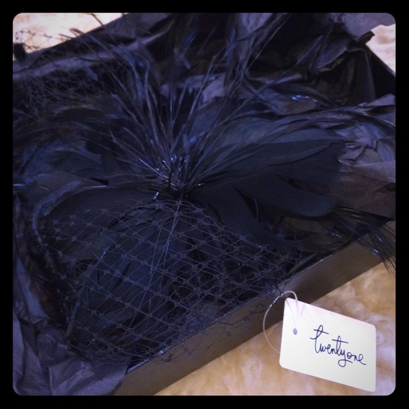 🆕 Black bird cage veil with flower