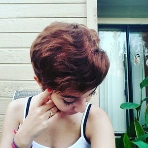 Meet your Posher, Emelia