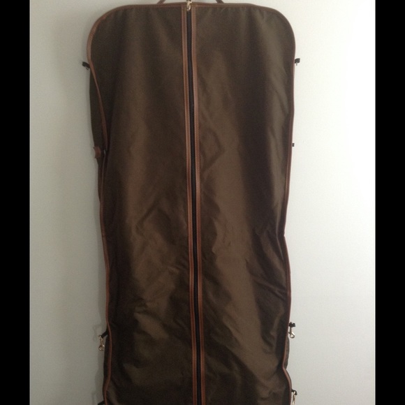 Lark garment bag