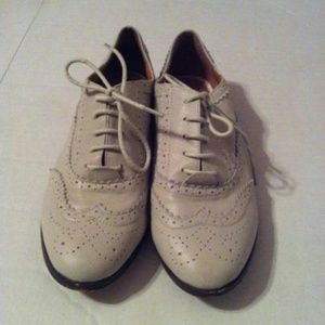 Women's beige/ off white Aldo oxford sz 38/8