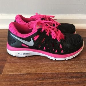 Nike Dual Fushion running shoes