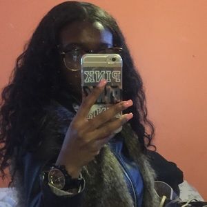 Meet your Posher, Renee