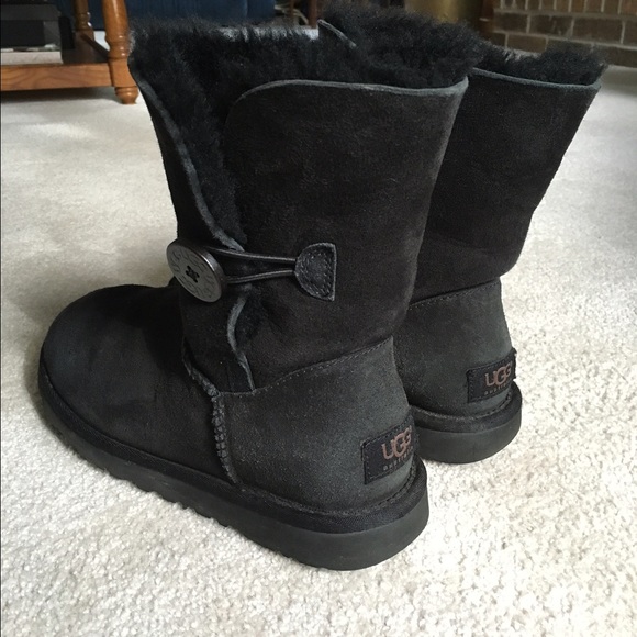 Black Bailey Button Ugg