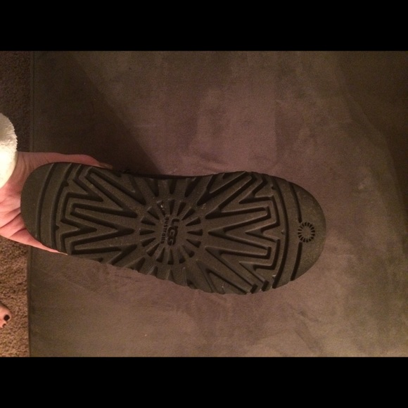 Black AUTHENTIC UGG boots - Picture 3 of 4