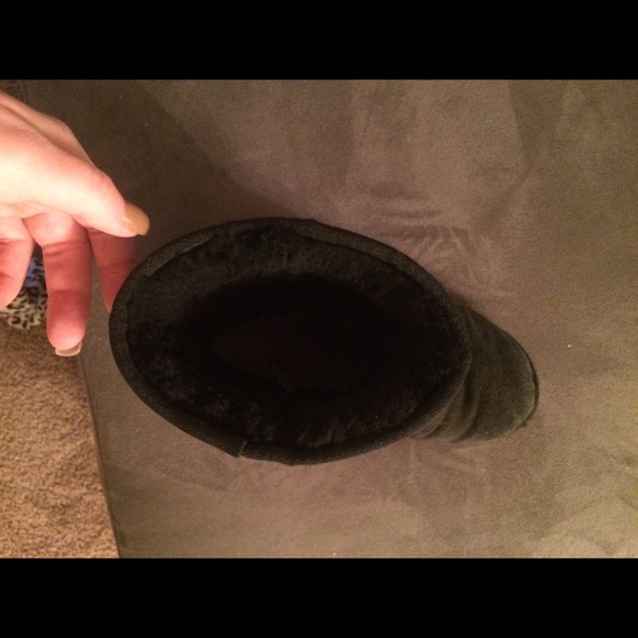 Black AUTHENTIC UGG boots - Picture 4 of 4