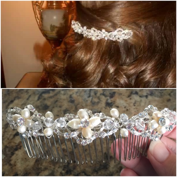 David's Bridal headpiece comb. Pearls/crystal
