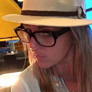 Meet your Posher, Ellen