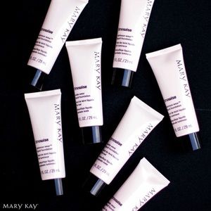 Mary Kay TW Luminous/Matte Liquid Foundation.