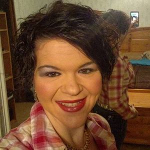 Meet your Posher, Laina