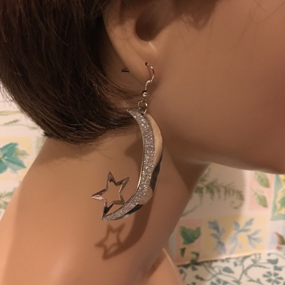 Last One! Moon & Stars Earrings - Picture 7 of 8