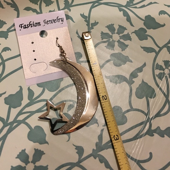 Last One! Moon & Stars Earrings - Picture 8 of 8