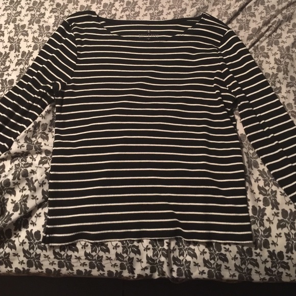 Black and white striped long sleeve crop top