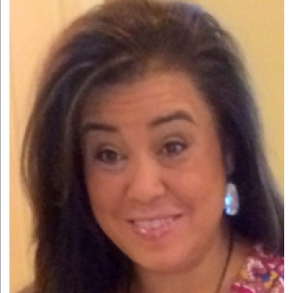 Meet your Posher, Roz - Picture 1 of 1