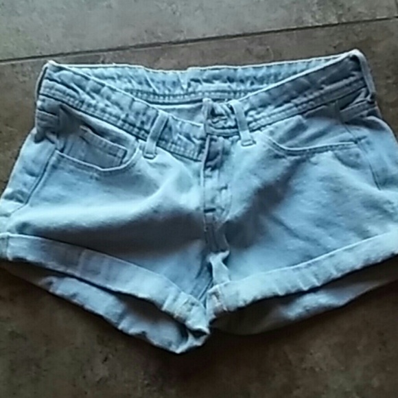 H&M BRAND NEW light blue shorts