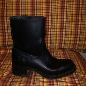 Frye black side zipper boots 7m