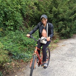 Meet your Posher, Frances