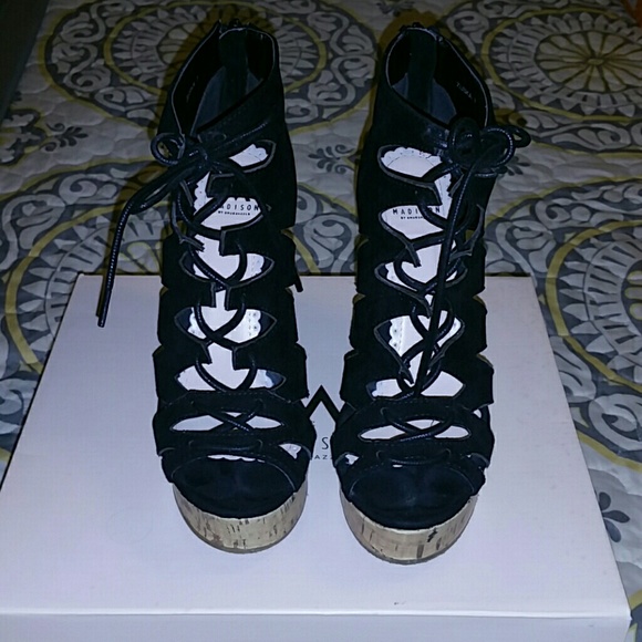 Black platform  sandals - Picture 1 of 4