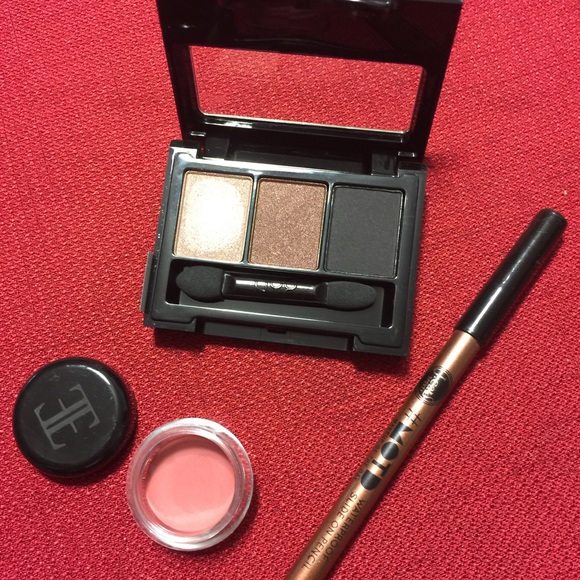 Nyx makeup bundle ‼️🎉🎉
