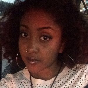 Meet your Posher, Aisha