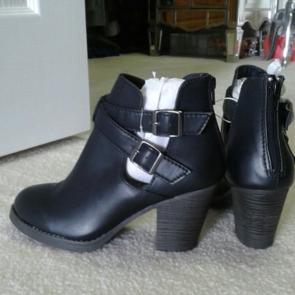 Belted booties, black