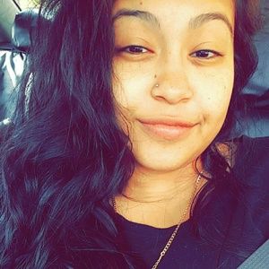 Meet your Posher, Yessenia