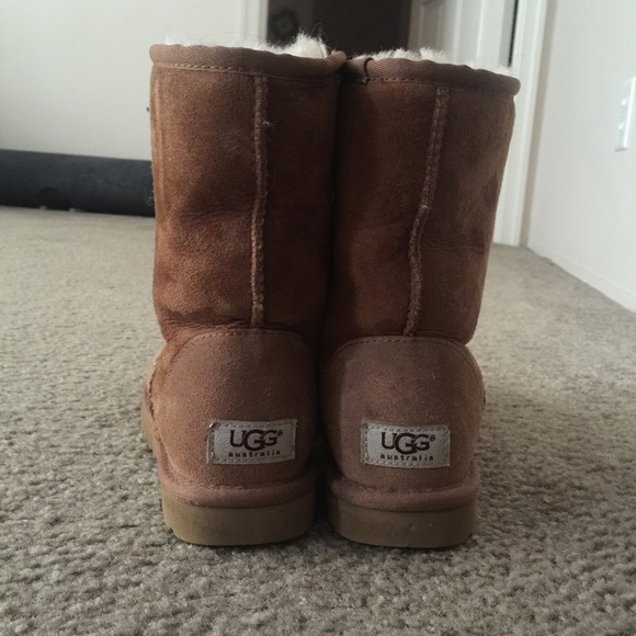short brown uggs!!