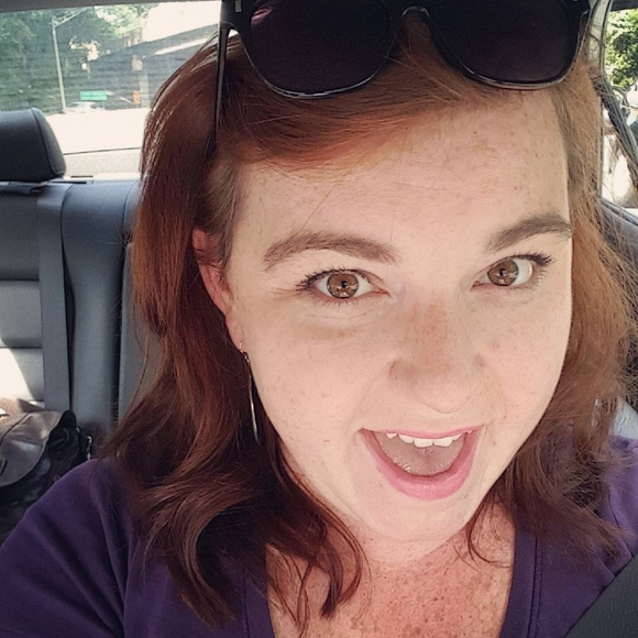 Meet your Posher, Leigh