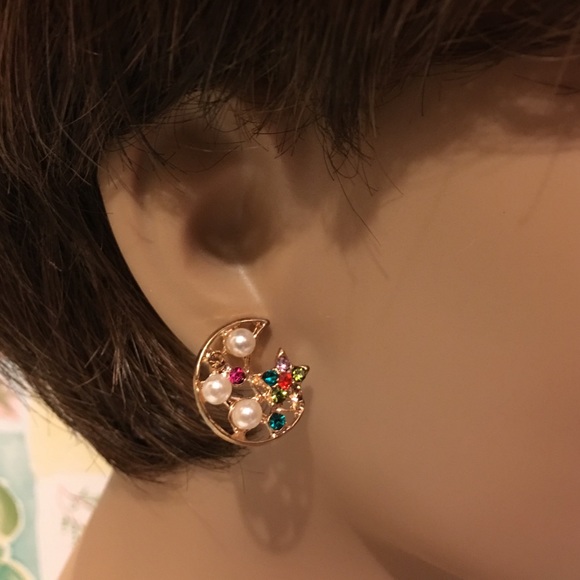 Crescent Half Moon Earrings - Picture 4 of 6