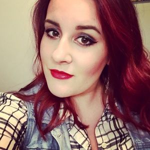 Meet your Posher, Stephanie