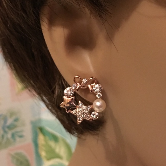 Star Wreath Earrings - Picture 2 of 4