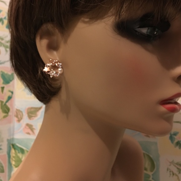 Star Wreath Earrings - Picture 3 of 4