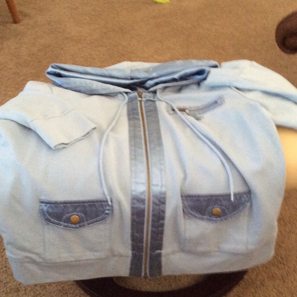 Light blue sweatshirt jacket
