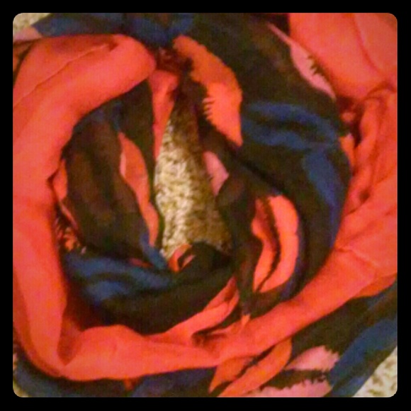 Red & Black With Lip Print Infinity Scarves