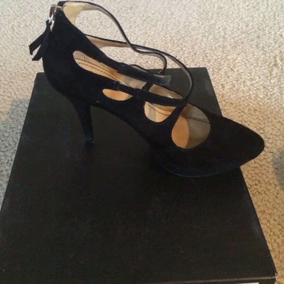 Nine West Strappy heels
