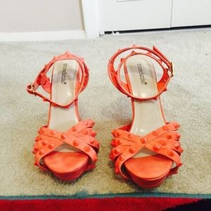 Great color,nice wedges for u.....