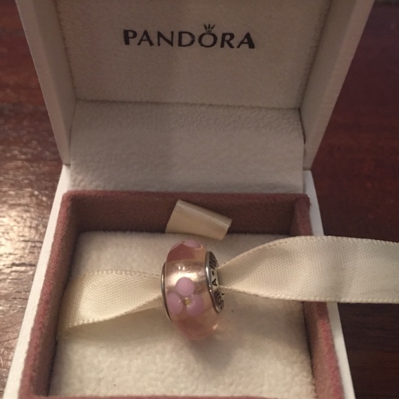 Authentic 💯Pandora Murano Glass Flower Charm 🌸🌸