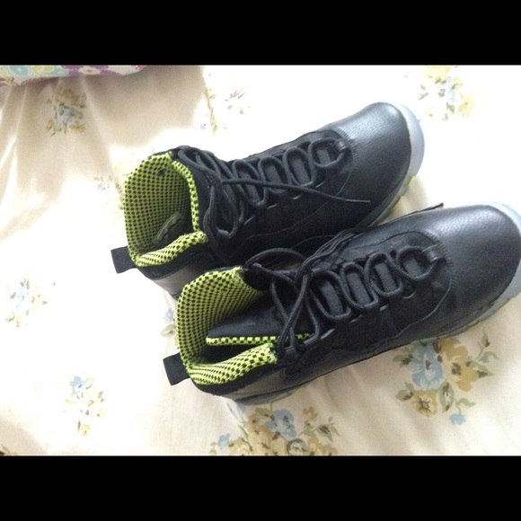 Air Jordan retro 10s.