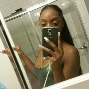 Meet your Posher, Laura