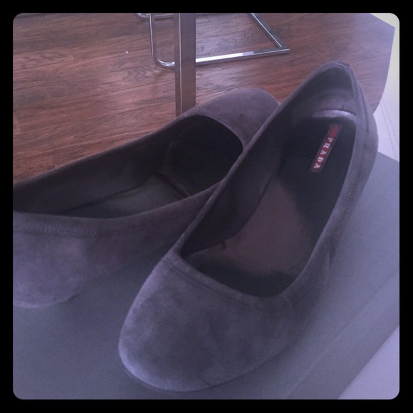 Gray suede kitten heel Prada shoes, Sz 39.5