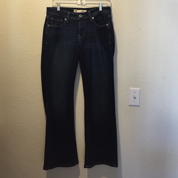 Levis Curvy 529 Boot Cut Size 8.  29 x 32