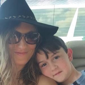 Meet your Posher, Cara