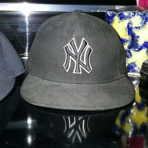 Men's fitted hat