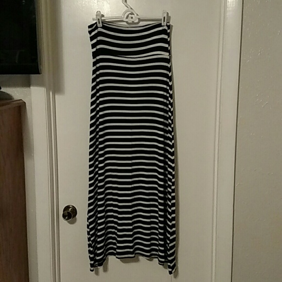 Black/white striped maxi skirt