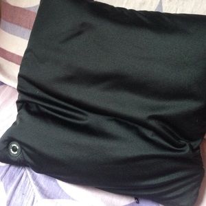 Black vibrating pillow!