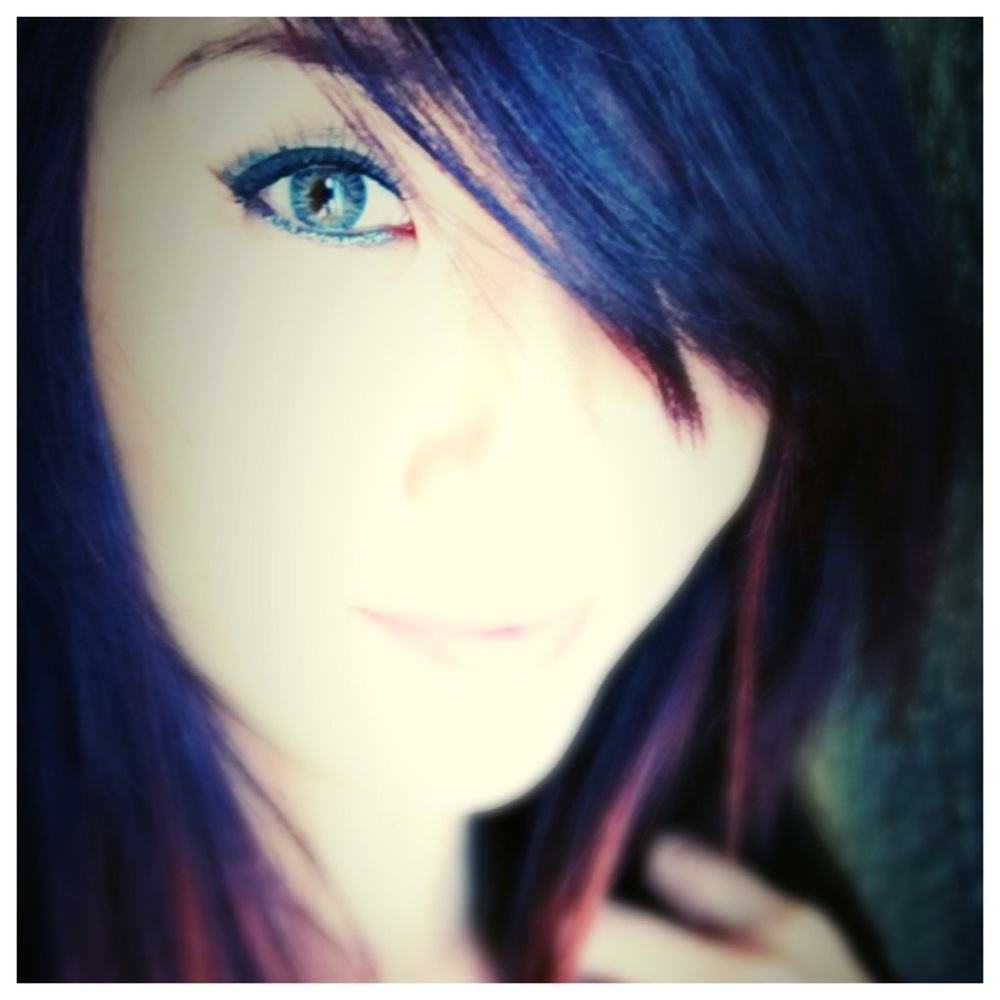 Meet your Posher, Jillian🌟read short bio in posts