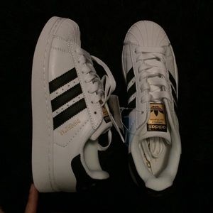 Adidas superstars