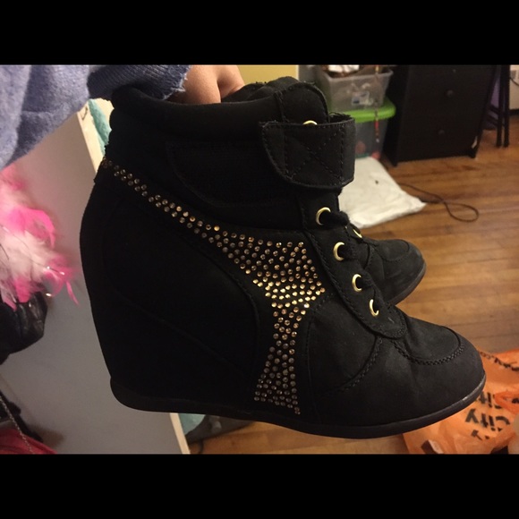 Black sneaker wedges