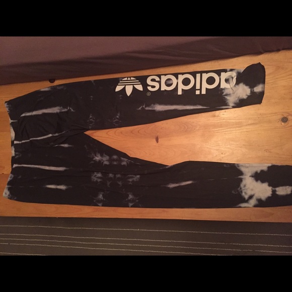 Adidas legging with cloud design