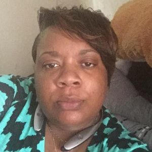 Meet your Posher, Dominique